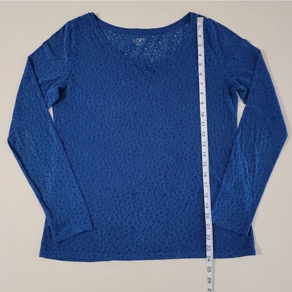 Ann Taylor LOFT Women's Blue Semi-Sheer Animal Print Roundneck Long Sleeve Top - Picture 4 of 10